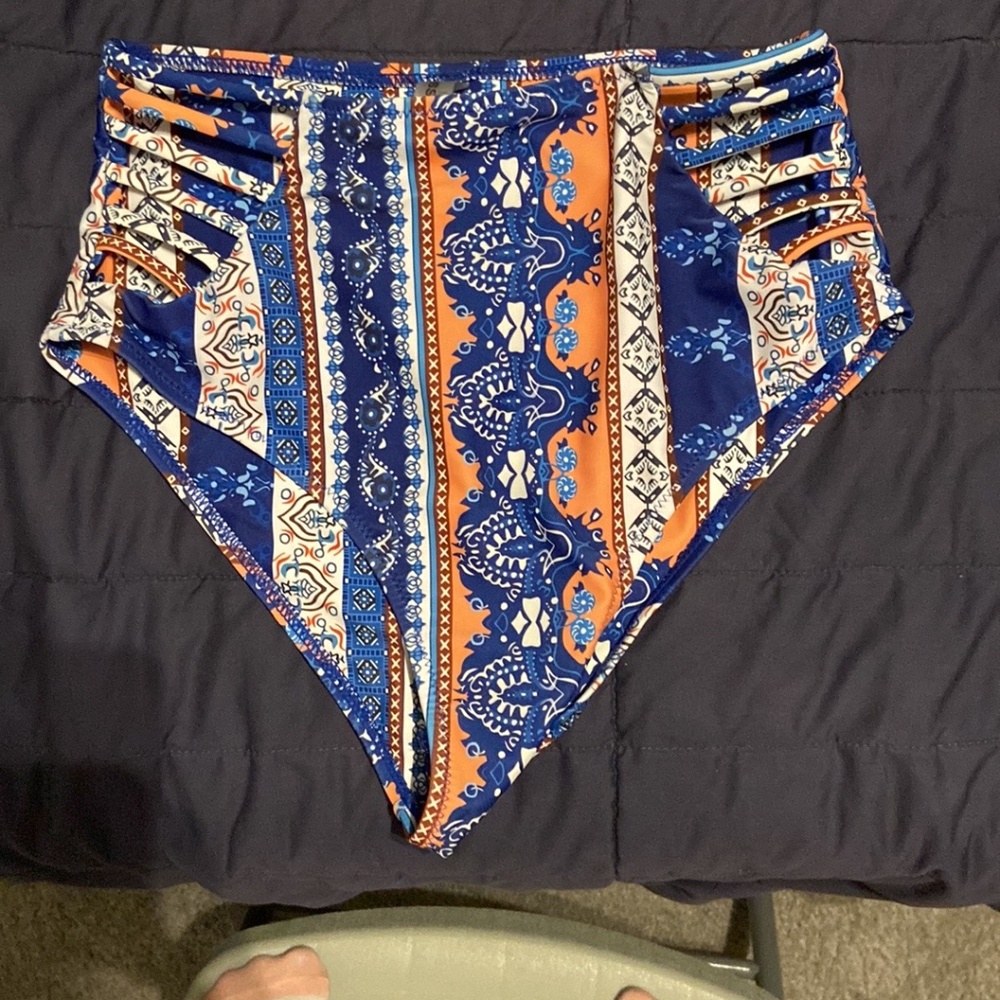 Issummer High Waisted Bikini - Picture 2 of 7